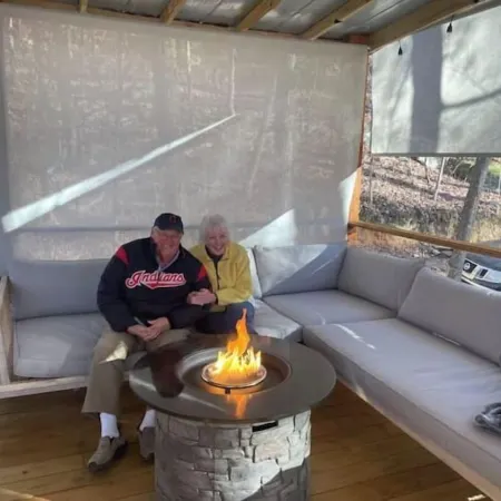 Family & Pet Friendly Treehouse with Amazing Views