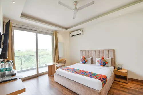 FabHotel The Prime Land - Huda City Centre Metro