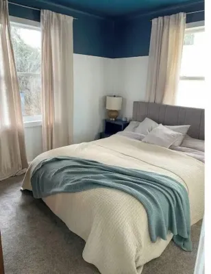 Walkable 3 Bedroom Duplex with private Hot Tub, Porch, and Scenic Views