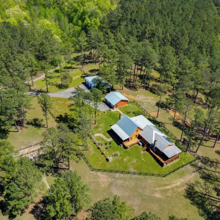 Spacious Alabama Retreat - Deck, Grill and Fire Pit!