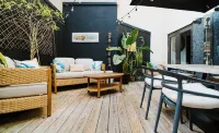 Coastal Chic 1BR Retreat – Walk to Jupiter Beach!