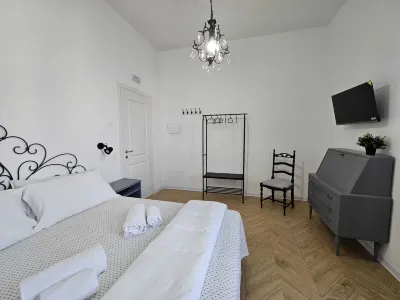 Be Your Home - Guest House Vanvitelli Hotels near Teatro Comunale Traiano