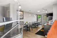 Super 8 by Wyndham Brownsburg - Desayuno
