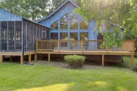 Peaceful 3Br Cabin with Resort Amenity Access - 3-Star