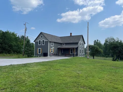 Large House Close to Area Attractions - Large Parking Area -  Copper Ridge