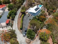 Sunset Terrace – Epic Views, Pool & Family Fun! Hotels in Southside