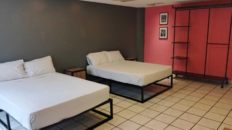 Unidades Privadas Con AC-TV-WiFi y Estacionamiento en Centro de Mty