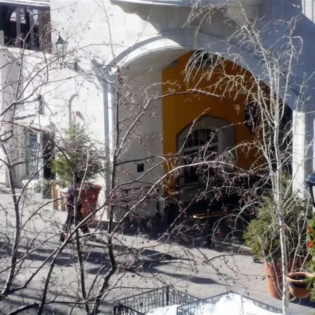 100 ft. to Gondola!! Balcony, Fireplace, Parking, Views!! Heart of Lionshead!!