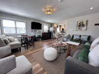 All Spruced Up Cottage, 1 block to beach, outside oasis, pet friendly, WiFi Hotels in Villas