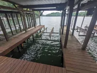 Charming 3-Bedroom Cottage with Lake Access Nearby, Dock, WiFi at Boone Lake Hotels in Oak Grove