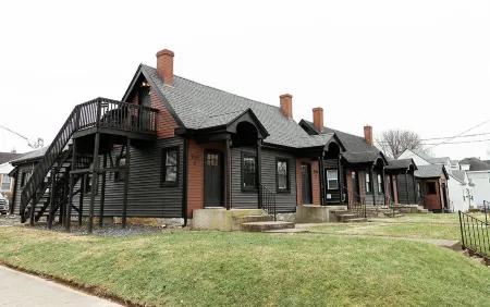 Big Blue - Stylish Studio in Downtown Lexington