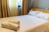 Cozy Lake View Apartment.