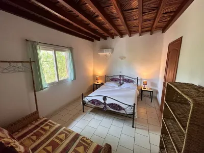 KëR Nibissawe: Villa with a resort style pool at guarded residence by the beach Hotel di 