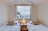 Nice and cozy, views and subway at the door. Ideal for families Hotels in Estacion Central