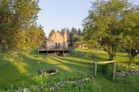 Elk Mountain Vacation Home on 21 Acres