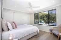 Renovated 3 bed Unit with Views Hotels in Umina Beach