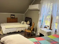 Charming 3-bedroom farmhouse with 2 full baths in a quiet country setting. Hotels in Giles County