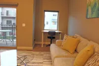 2-bedroom apartment in W. Des Moines.  Close to Jordan Creek mall, DMU, Top Golf