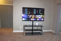 2-bedroom apartment in W. Des Moines.  Close to Jordan Creek mall, DMU, Top Golf