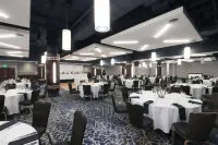 Radisson Plaza Hotel and Suites Kalamazoo - sarapan