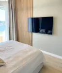 Exclusive, river/sea view, pool, sauna, fitness, parking & air conditioning