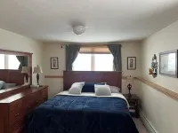 Charming 2-bedroom ski in/ski out condo on Mt. Snow with fitness, pool, WiFi