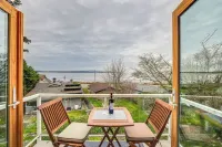 Beautiful Birch Bay Retreat w/ Deck & Fire Pit! - Homestays