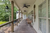 Lakefront Home on Smith Lake w/ Easy Water Access & Tritoon/Sea Doo Rental!
