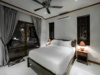 Best in Chiangmai, Modern Love Villa, Garden paradise, Pool, Free breakfast, car