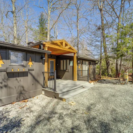 Near Lake + Trails: Rustic Newland Cabin w/ Deck!