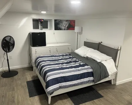 Luminous & Cozy Modern Escape Отели в г. Хилсайд