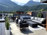 Stylish 3 bedroom townhome with rooftop patio