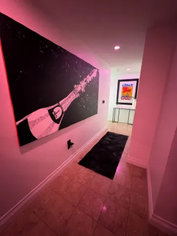 Irvine 2-bedroom condo in luxury high-rise with full amenities Отели рядом с достопримечательностью «Ирвайн Музеум Коллекшен»