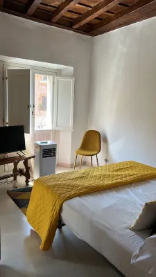 At campo de fiori view - cozy studio