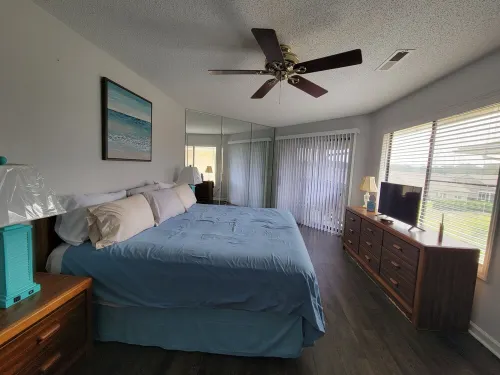 Rest & recharge, close to the beach! Spacious condo for a beach getaway!