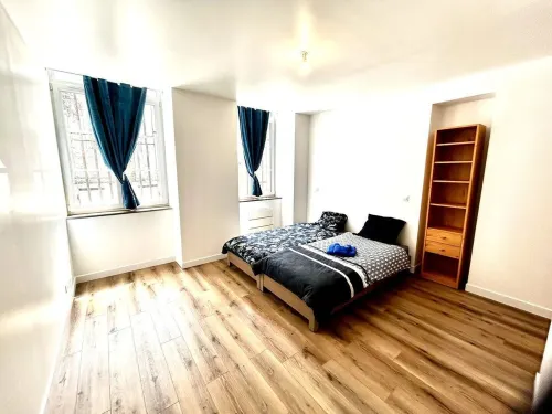 App #2 modern renovated ground floor 4pers