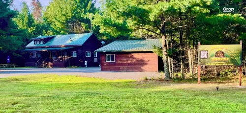 Custom Built Log Cabin/Fully Stocked/1.5 Garage/Sleeps 7/ Utv Route Adams 호텔