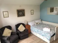 The Annex - Modern Studio Flat Hotels in Mold