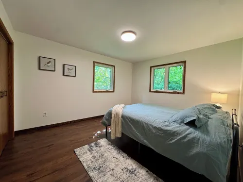 Dockside Retreat on the Canal on Lake Bemidji- 4BR, 3BA-Hot Tub-Fireplace! Hotels in Bemidji