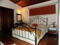 THE TOP OF THE EAGLES SMALL VILLA-BANGALOW Hotels in Krouson