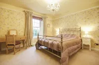 The Norfolk Farmhouse nr coast with hot-tub