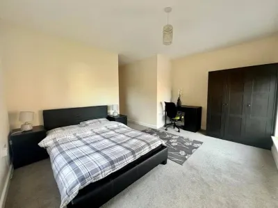 2 Bedroom House in Quiet Neighbourhood, Conveniently Located- 2 Parking Spaces Hotels near Copper Rivet Distillery