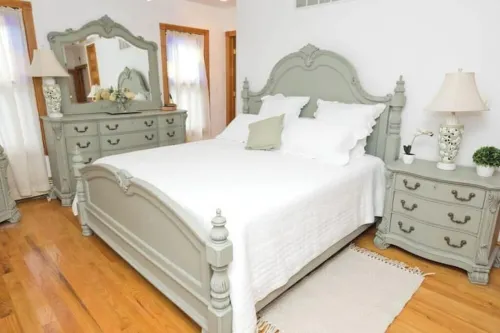 Victorian Beachside Apartment