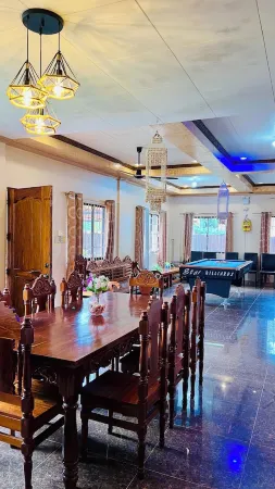 Chateau La Princesa with lovely garden & bar "family friendly villa" Отели в г. Пуэрто-Принсеса