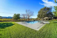 Luxury cottage minutes from Yountville with Pool/SPA Access