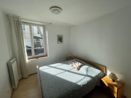 RENOIR F3 ground floor apartment 200 metres from the spa