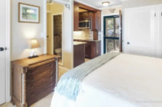 NEW LISTING!!! Renovated Charming Studio Retreat with Stunning Caribbean Views