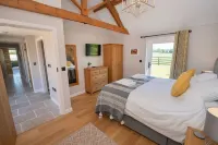 Meadow View - Luxury barn with breathtaking views near York