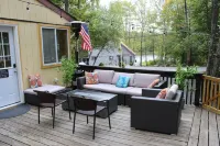 Cozy 3-bedroom cabin in enchanting Pocono Lake with AC, WiFi