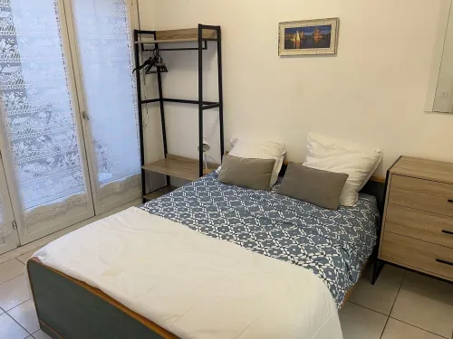 T2 garden floor small residence private parking near large beach and shops - 2 tähden
